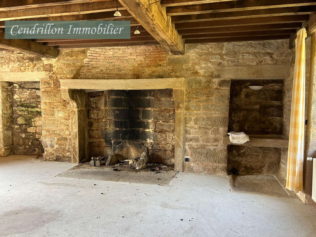 Maison à SAINT-PIERRE-BELLEVUE