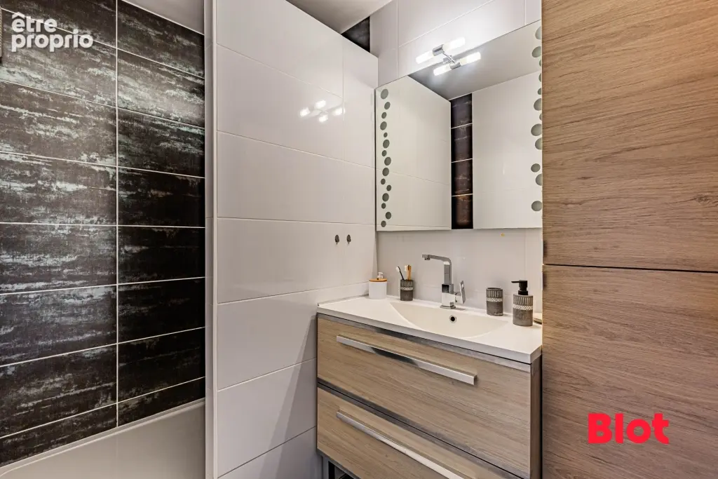 Appartement 4 pièces 77 m² à vendre à Saint-Herblain (44800) - photo 5