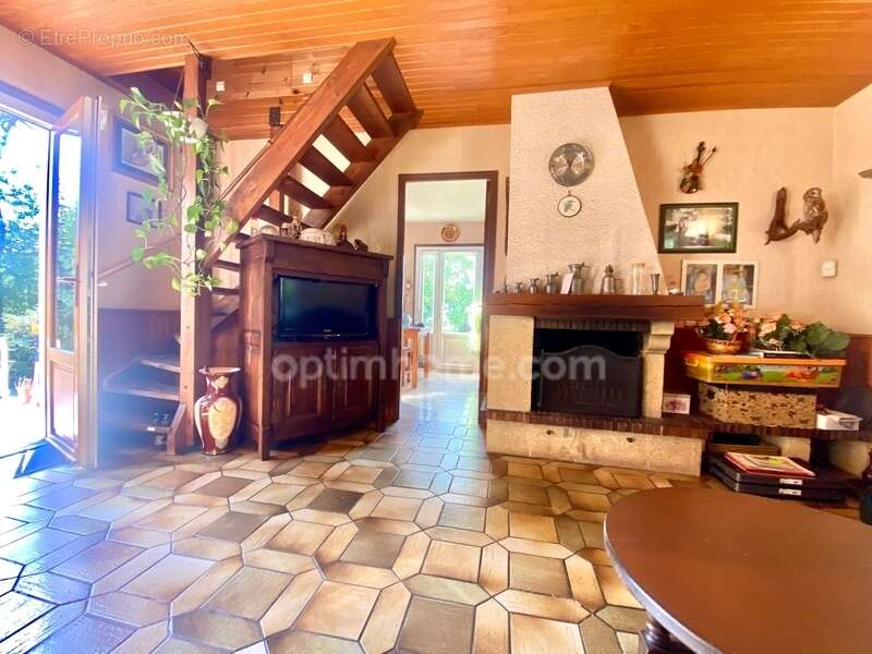 Maison à PONT-L&#039;EVEQUE