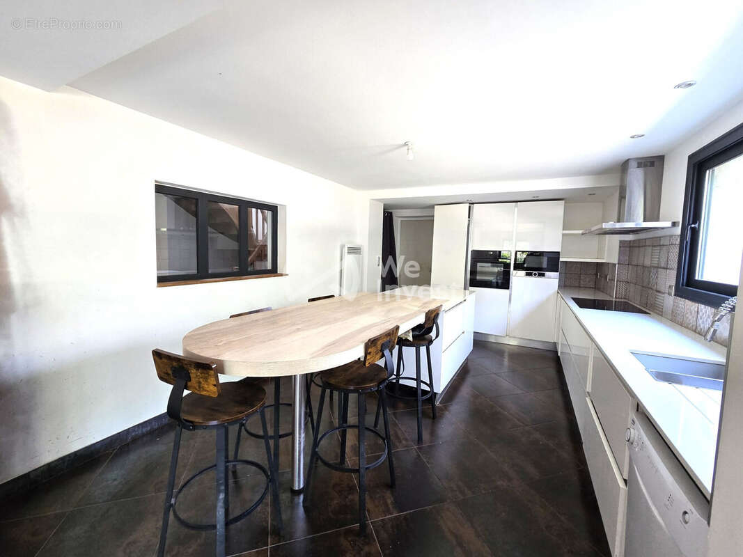 Maison 250 m² à Castelsarrasin  - photo 3