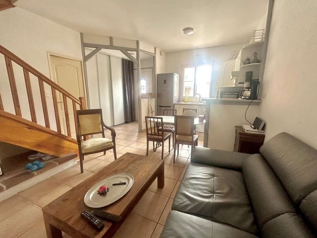 Maison à LAPEYROUSE-FOSSAT