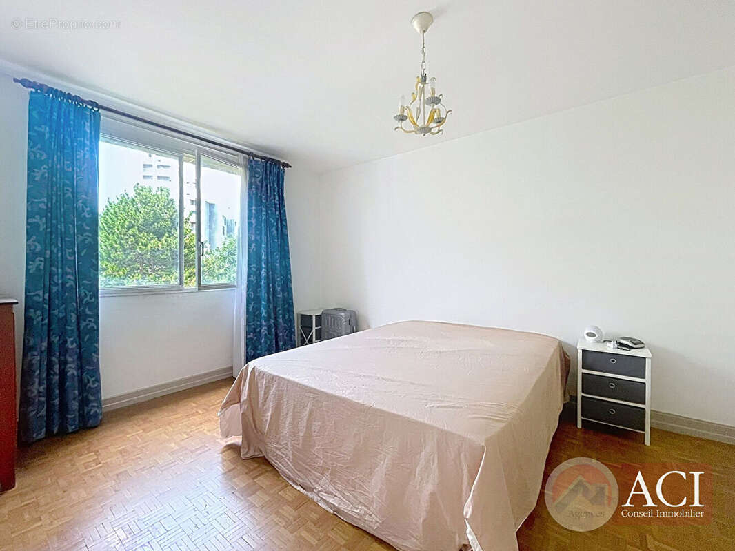 Appartement à VILLETANEUSE