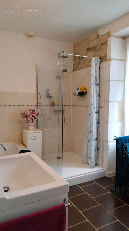 SDB - Maison à LORIGNE