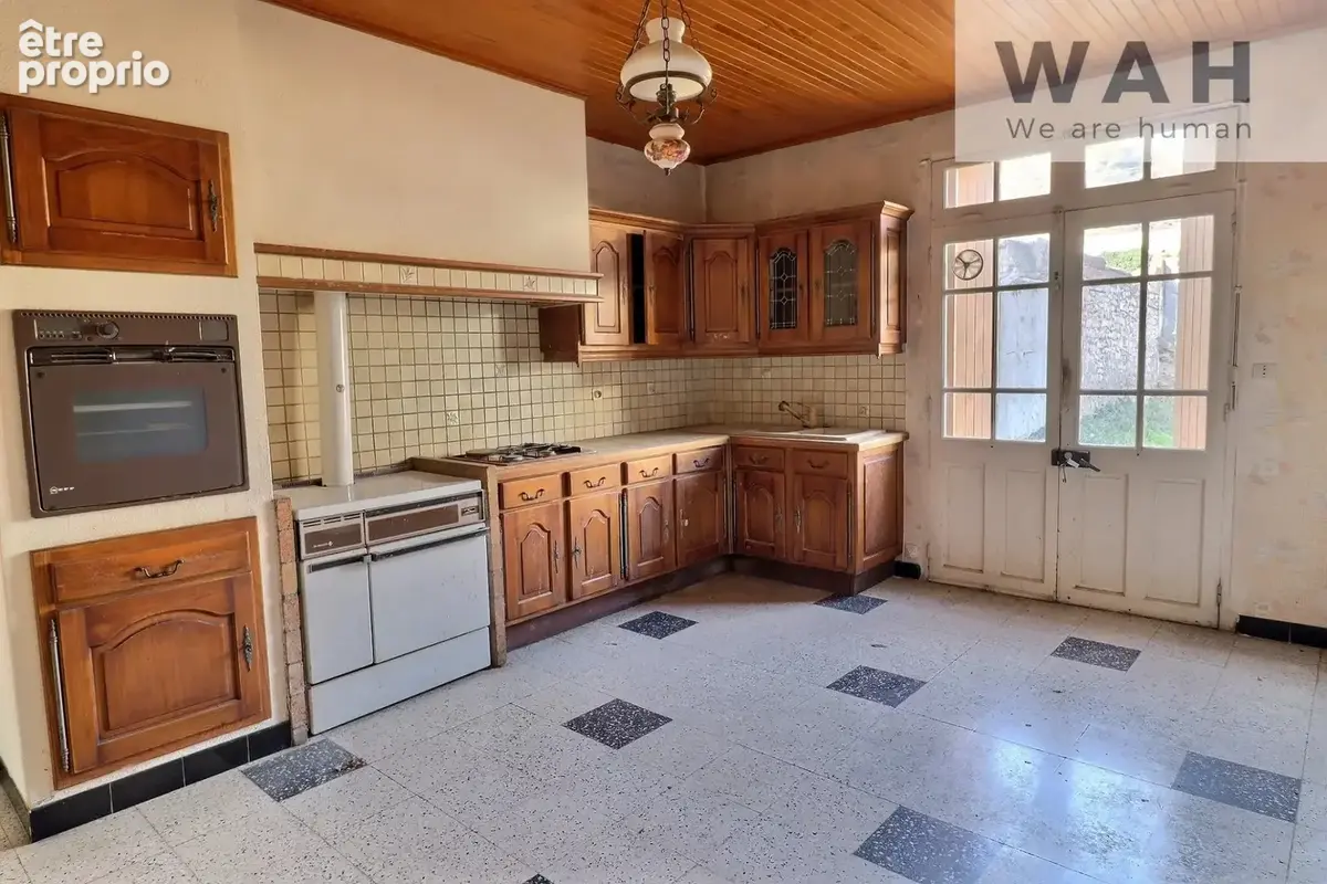 Maison de maitre - 7 pieces a renover -  30540 milhaud - photo 9