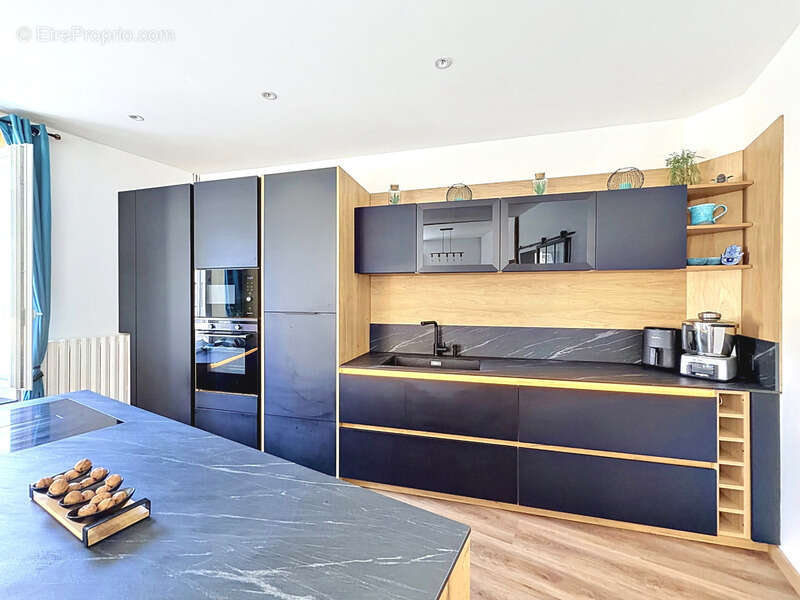 Maison rénovée 436 m² - 1 maison + salle récéption ou pour activités pro - 50 mn Lyon - photo 3