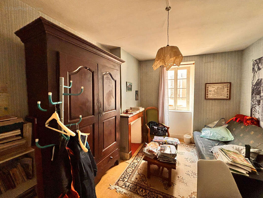 Maison à PRAT-BONREPAUX