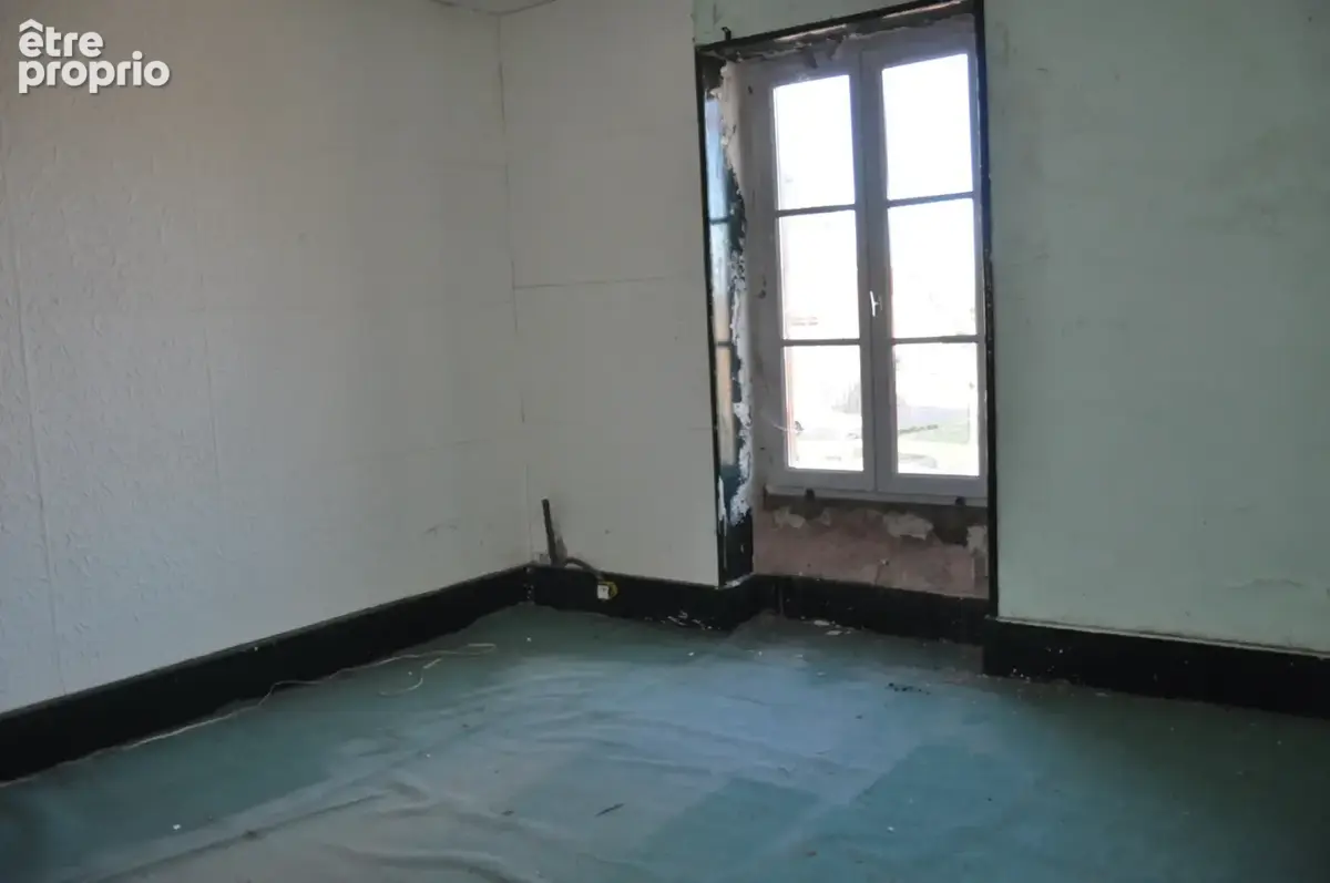 Belle maison en pierre, avec 4 chambres, grange, prévoir des travaux de rénovation - photo 11