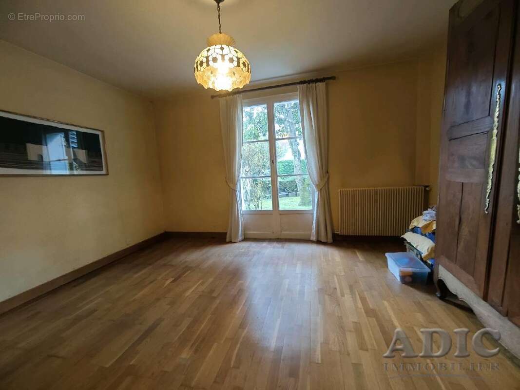 Maison à ERMENONVILLE