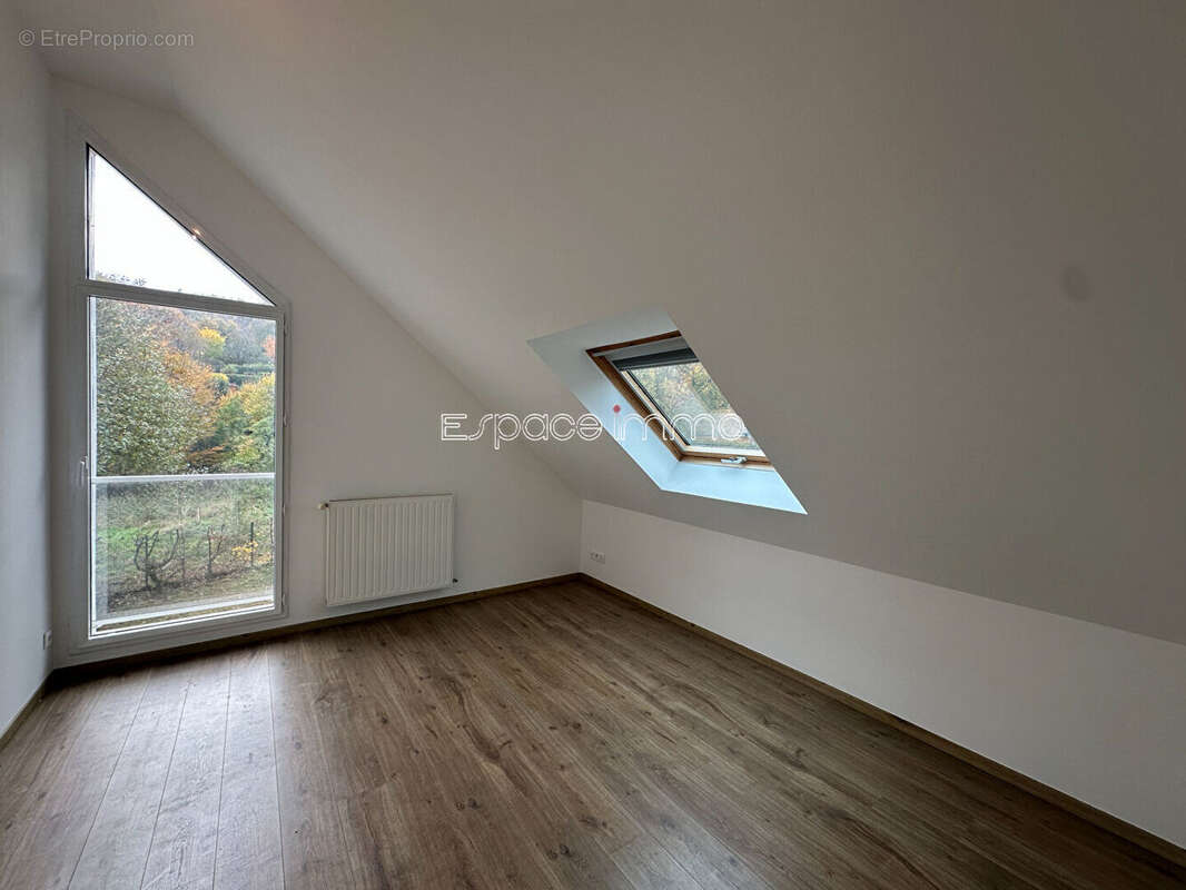 Maison à SAINT-LEGER-DU-BOURG-DENIS