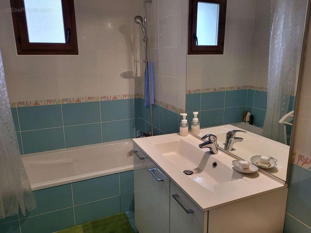 Appartement à THOIRY