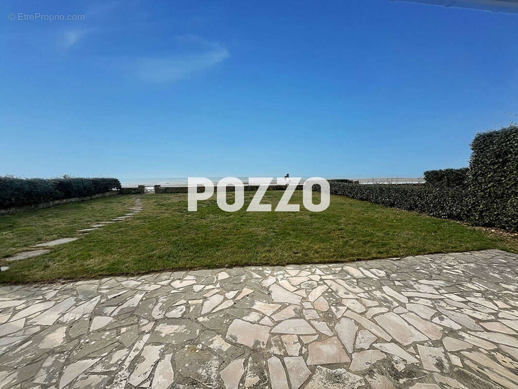 Maison à SAINT-PAIR-SUR-MER