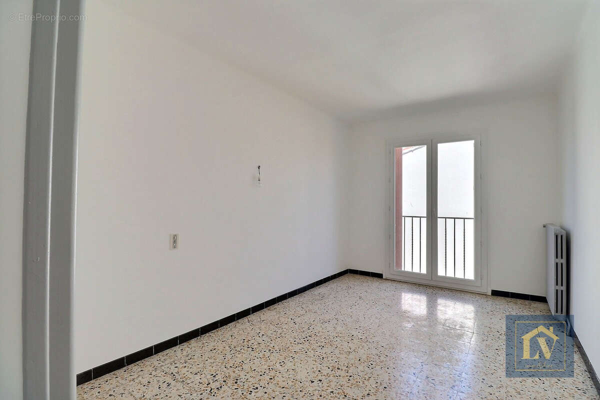 A vendre maison 5 pièces avec garage et terrasse - photo 8