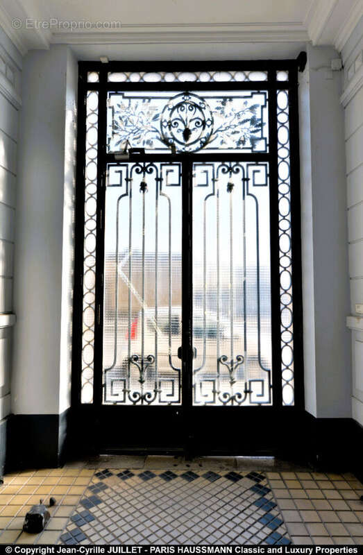 Appartement à PARIS-8E