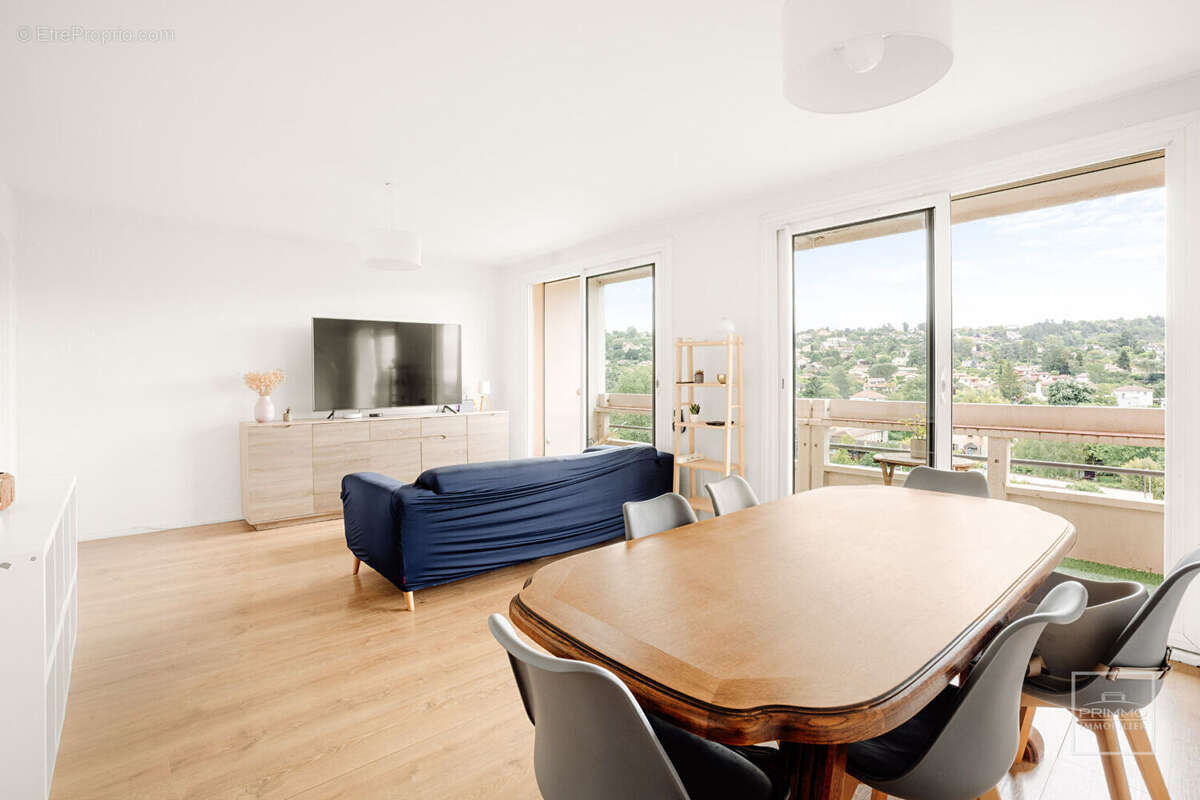 Appartement à NEUVILLE-SUR-SAONE