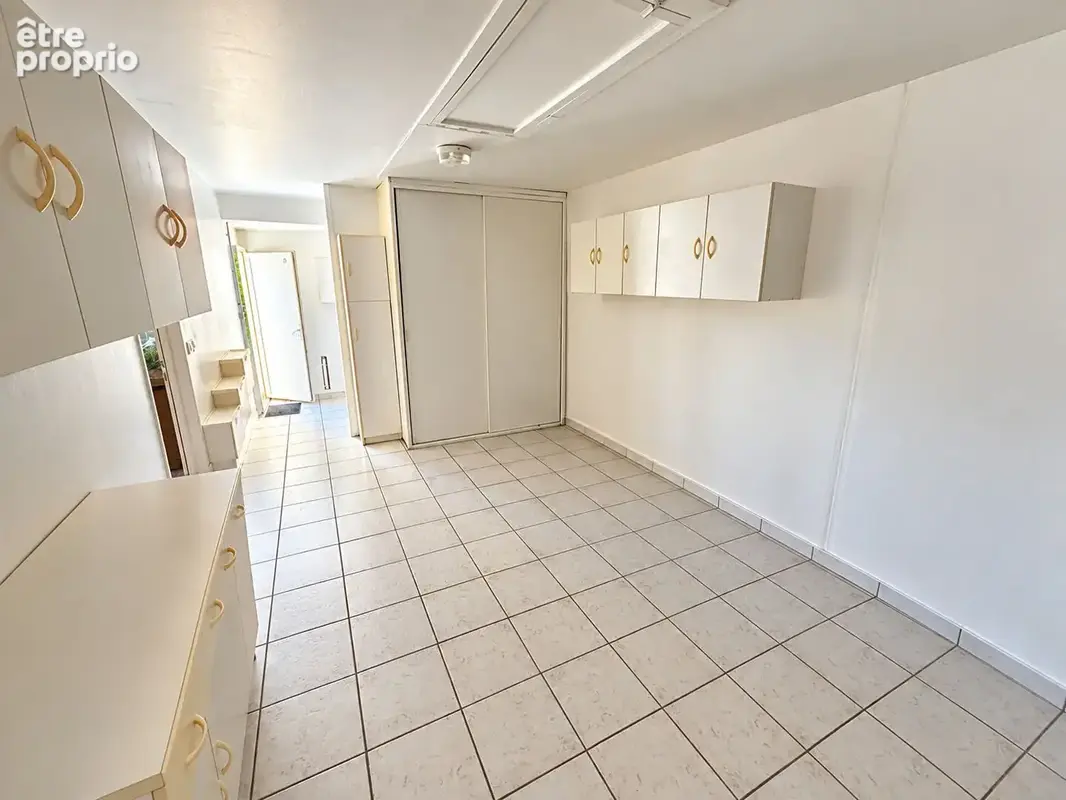 Secteur Arnage  Maison - 3 chambres, jardin et garage - photo 12