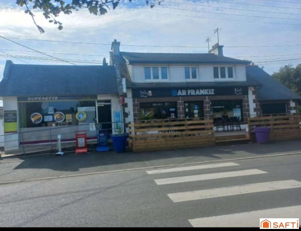 Photo 7 - Commerce à BEGARD