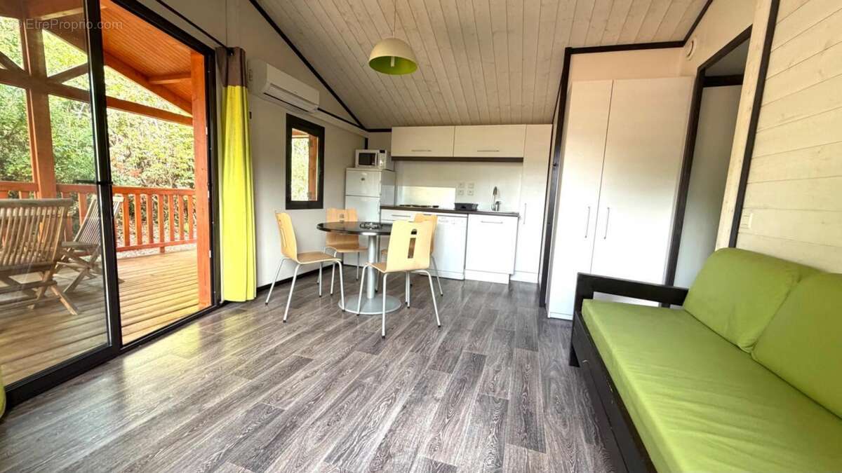 Maison à SOLLIES-TOUCAS