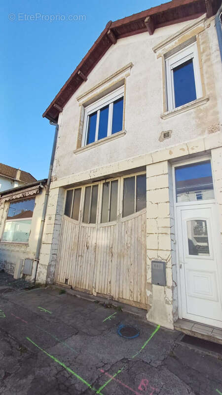 Appartement à SAINT-YORRE