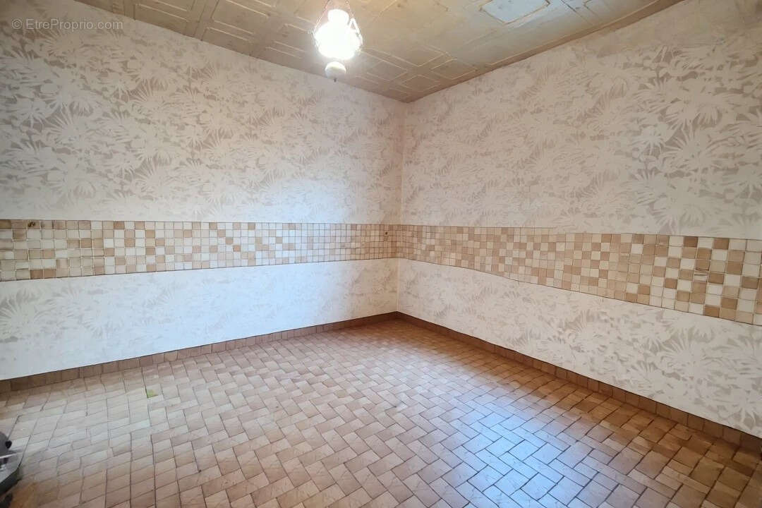 Maison à SAINT-CLAIR-DE-LA-TOUR