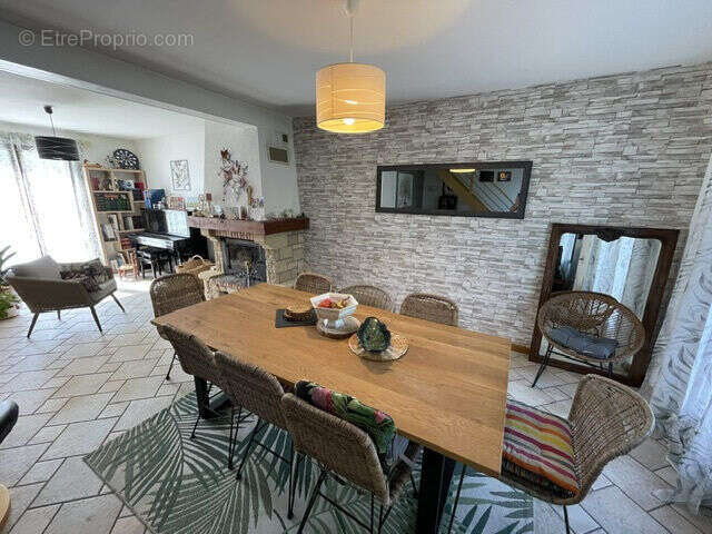 Maison 130 m² à Saint-Martin-Des-Champs  - photo 5