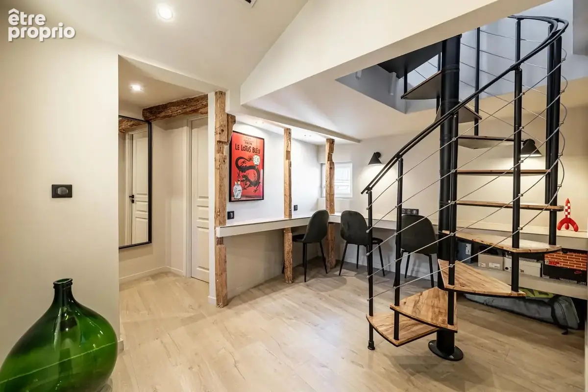 Nice - Vieux Nice - Superbe 3 pièces en duplex - Vue mer et colline du château - photo 10