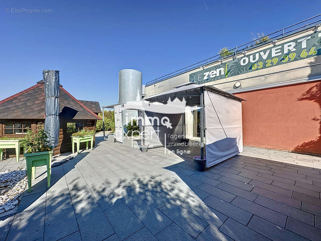 CHARMES   Murs commerciaux d'exception de 1 075 m2   Restaurant, Bar & Salle de Spectacle - photo 3