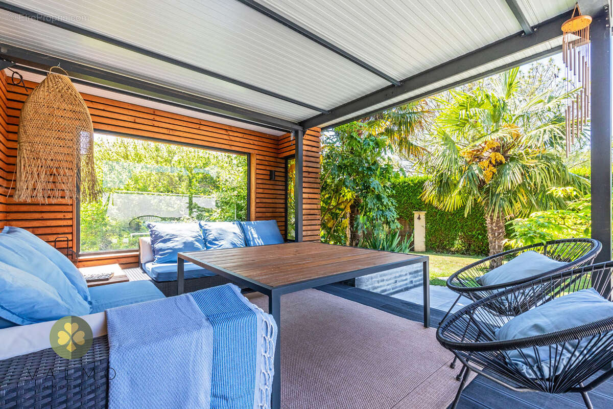 Maison individuelle 'coup de coeur' avec piscine en centre village - photo 3