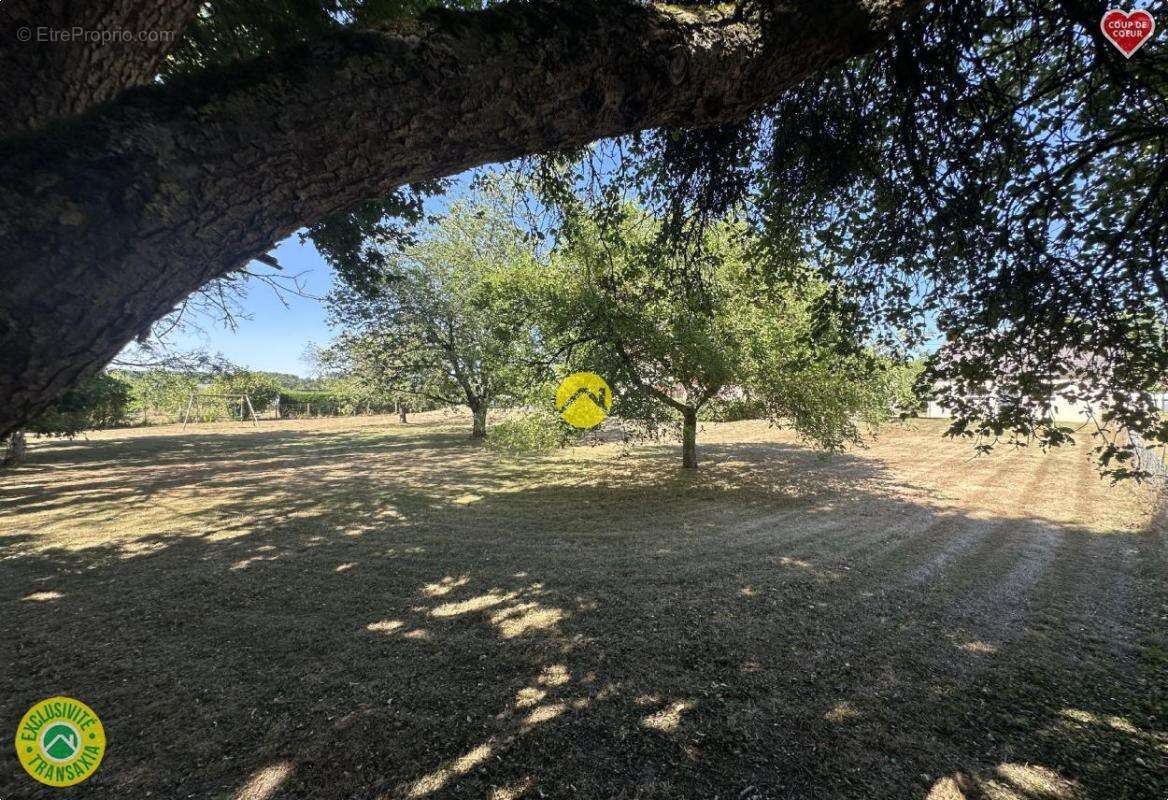 Maison à LA GUERCHE-SUR-L'AUBOIS