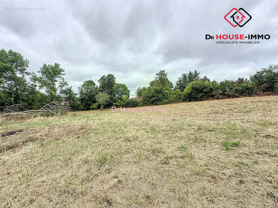 Terrain à RAZAC-SUR-L&#039;ISLE