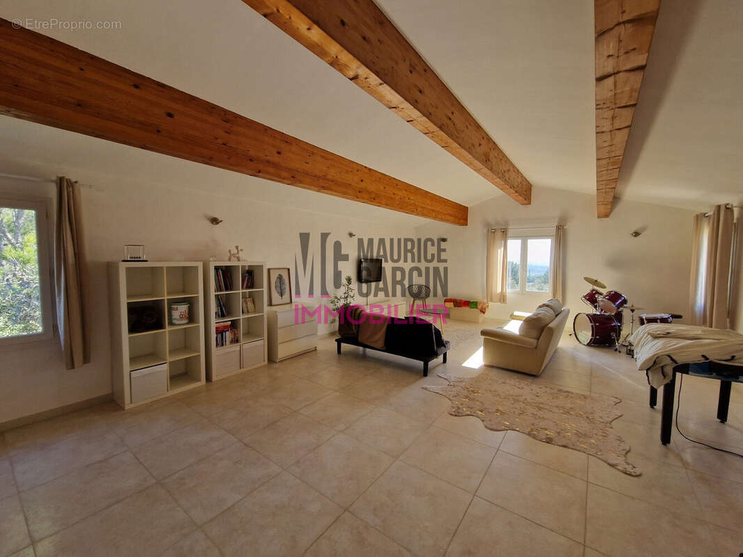 Maison à CABRIERES-D&#039;AVIGNON