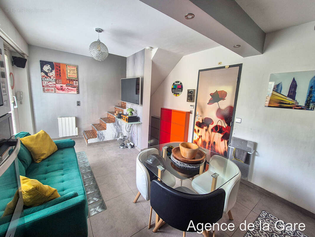 Appartement à SARTROUVILLE