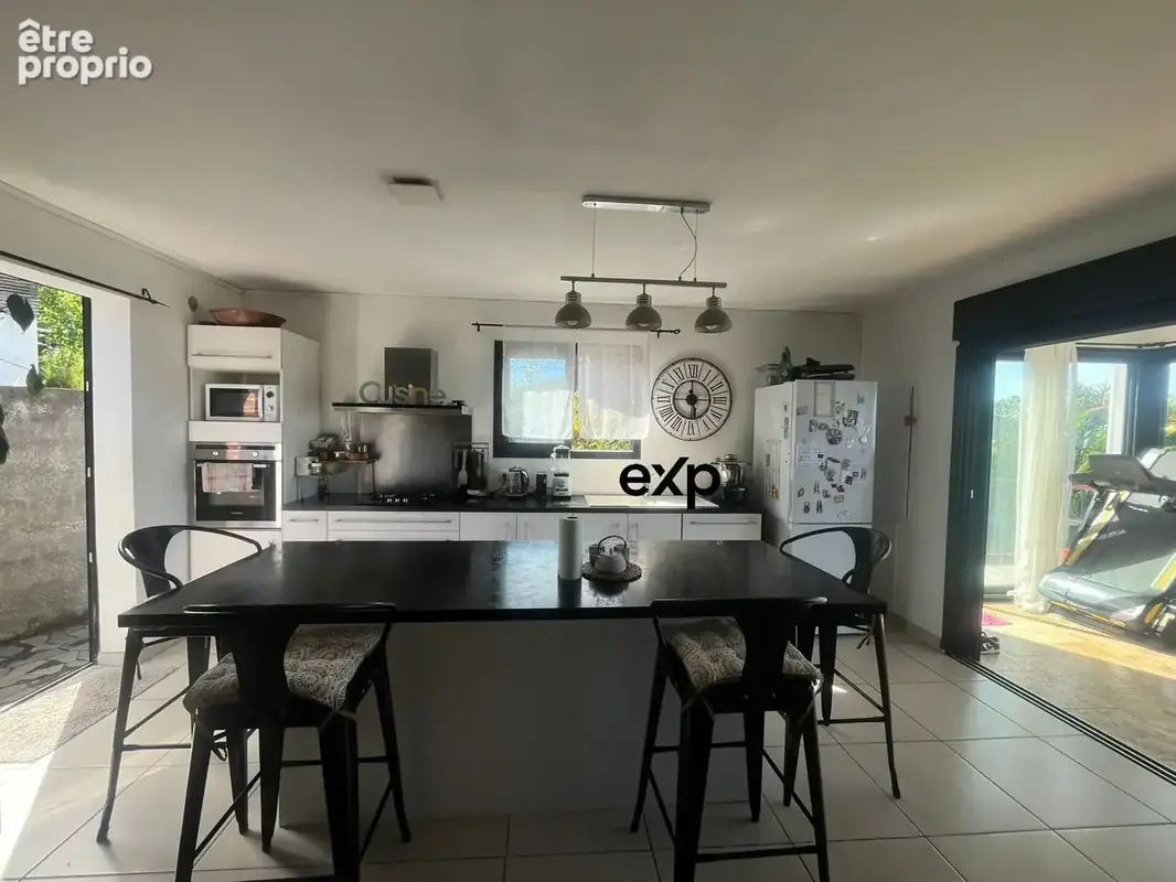 Maison 4 pièces 110 m² à vendre à Saint-Pierre (97410) - photo 7