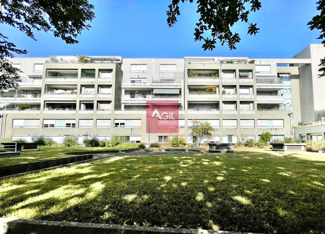 GRENOBLE - T2 de 54m2 avec terrasse et stationnement - photo 8