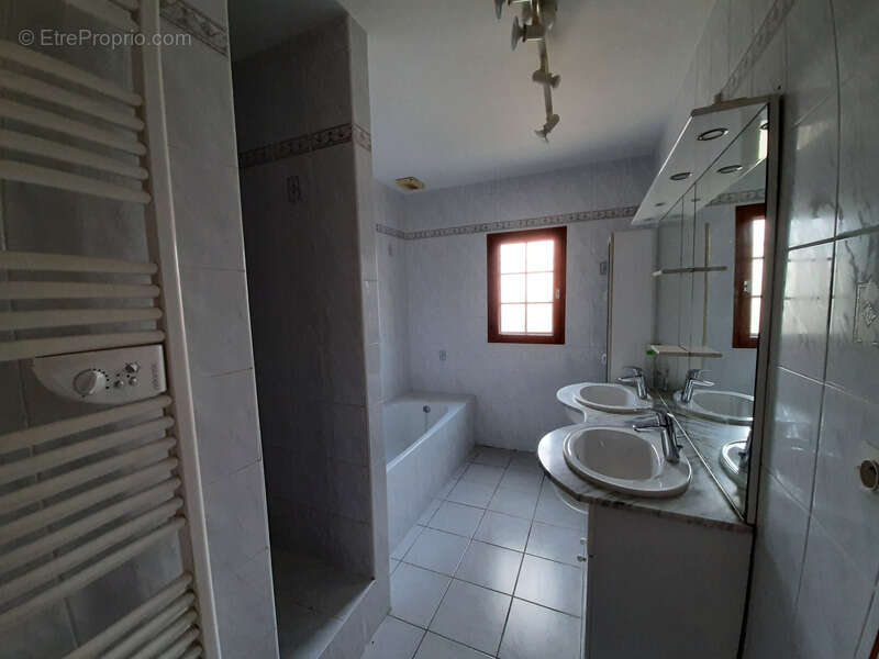 Maison à LUZY