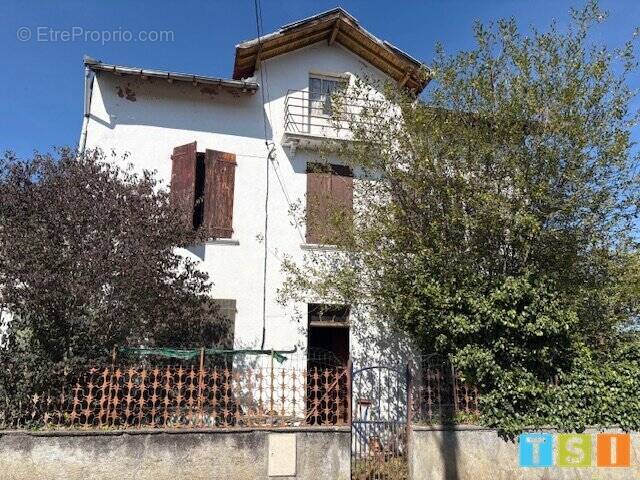 Maison à MONTREJEAU