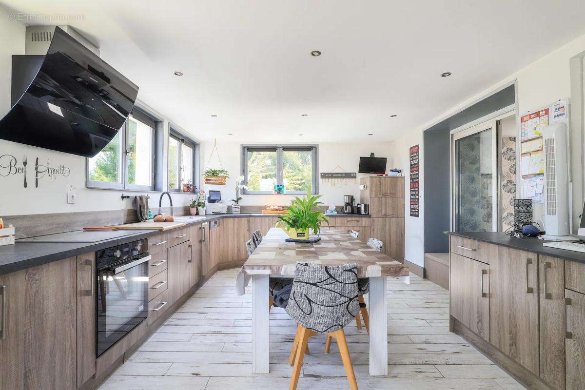 Maison de 6 pièces de 168 m² à Saint-Maulvis - photo 6