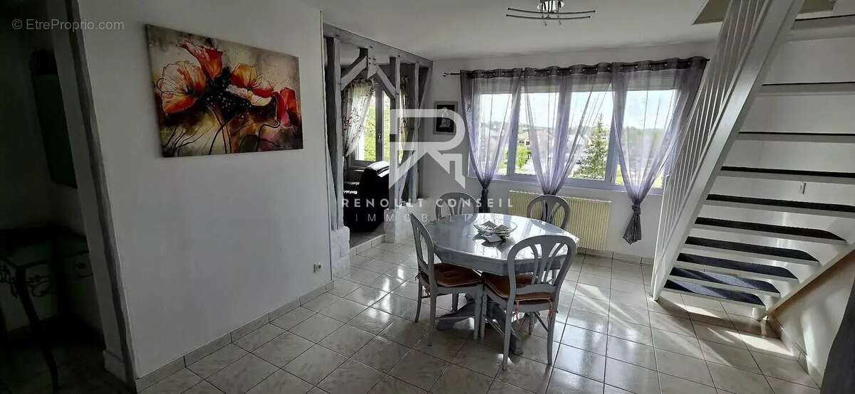 Appartement à LES DAMPS