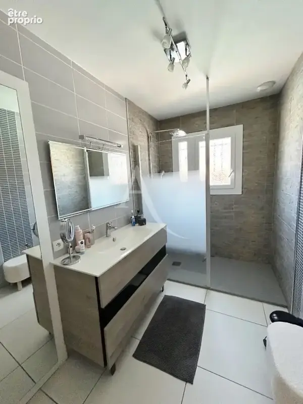 Maison 5 pièce(s) 140 m² avec double garage, piscine et pool house, sur 2341 m² de terrain. - photo 10