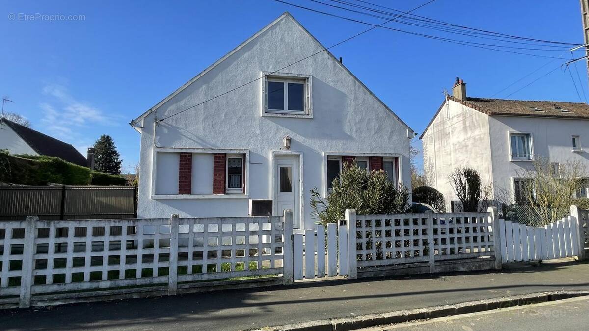 Maison à SAINT-JUST-EN-CHAUSSEE