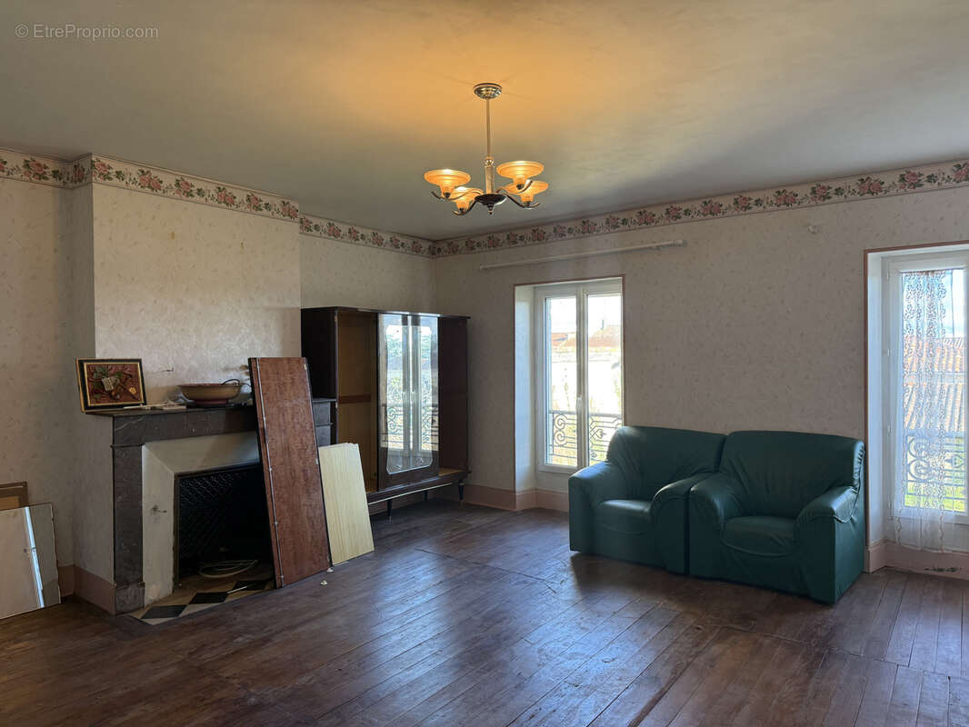 Maison avec jardin dans le centre de Gondrin - photo 6