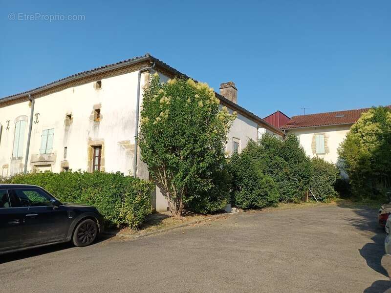 Appartement t3  quartier historique - photo 10