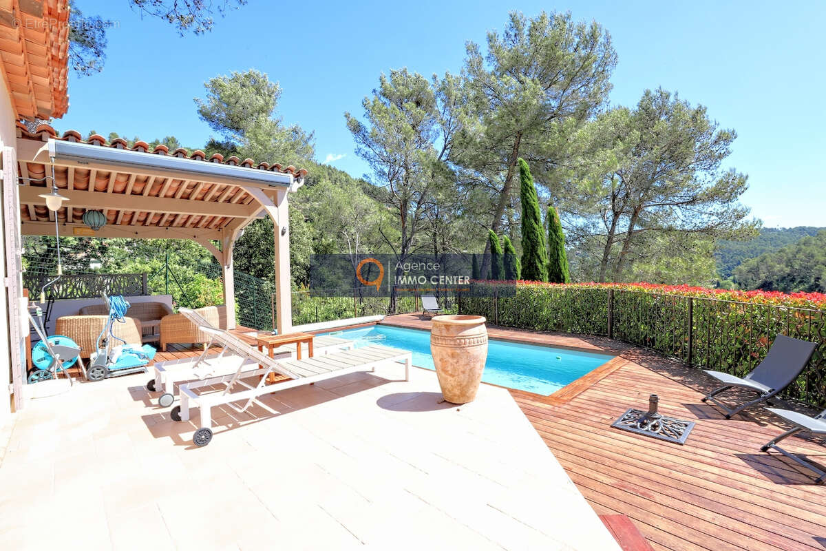 Maison à SOLLIES-TOUCAS