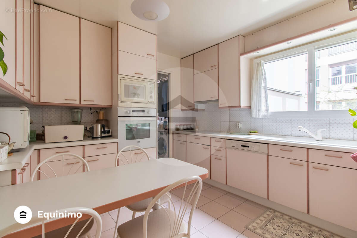 Appartement à PARIS-11E