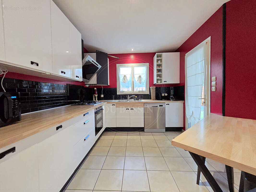 Maison 133 m² + T2 Mios + double garage - photo 7
