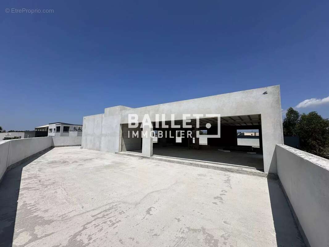 Vend à fréjus un immeuble neuf à usage de commerces et bureaux - photo 13