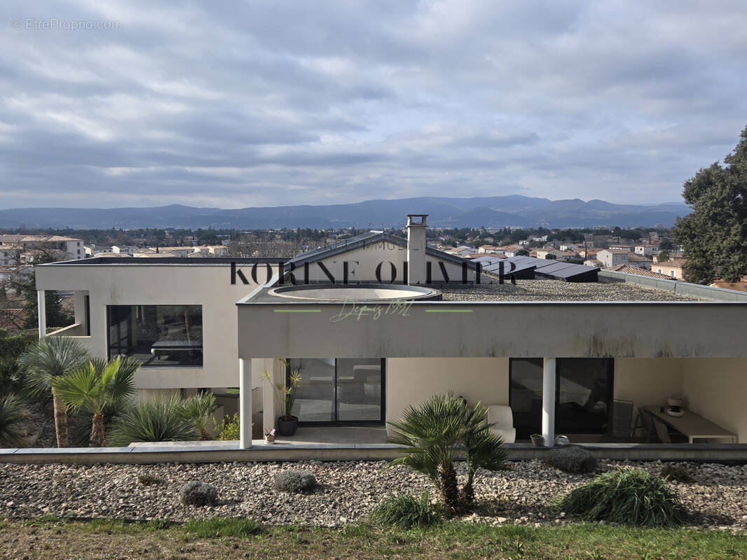 Maison à MONTELIMAR
