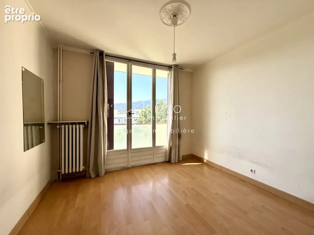 Idéal investisseur ou premier achat : Appartement F3 traversant avec balcon et loggia à Ambilly - photo 8