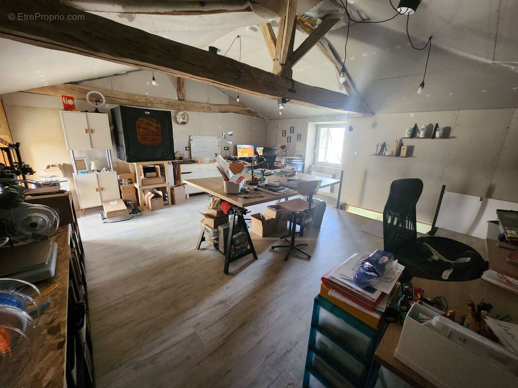 Maison en pierre avec dépendances et fort potentiel - photo 13