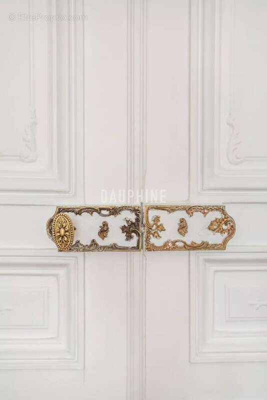 Appartement à PARIS-8E