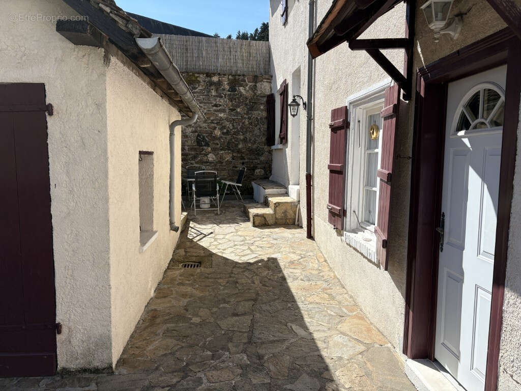 Maison à ARNAC-POMPADOUR